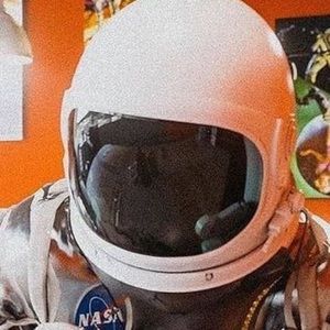 Meet your Posher, Emmanuel